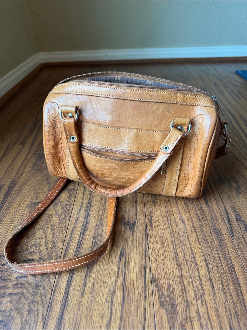 Tan Leather Satchel Handbag - Classic Women's Shoulder Bag